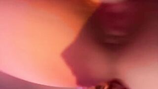 Bellapuffs 12 Minuut Roleplay: Geile Tiener Rijd Dildo Tot Een Spuitend Orgasme